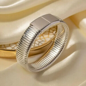 Modern Slqke Stainless Steel Waterproof Tarnish Snake Chain Bracelet